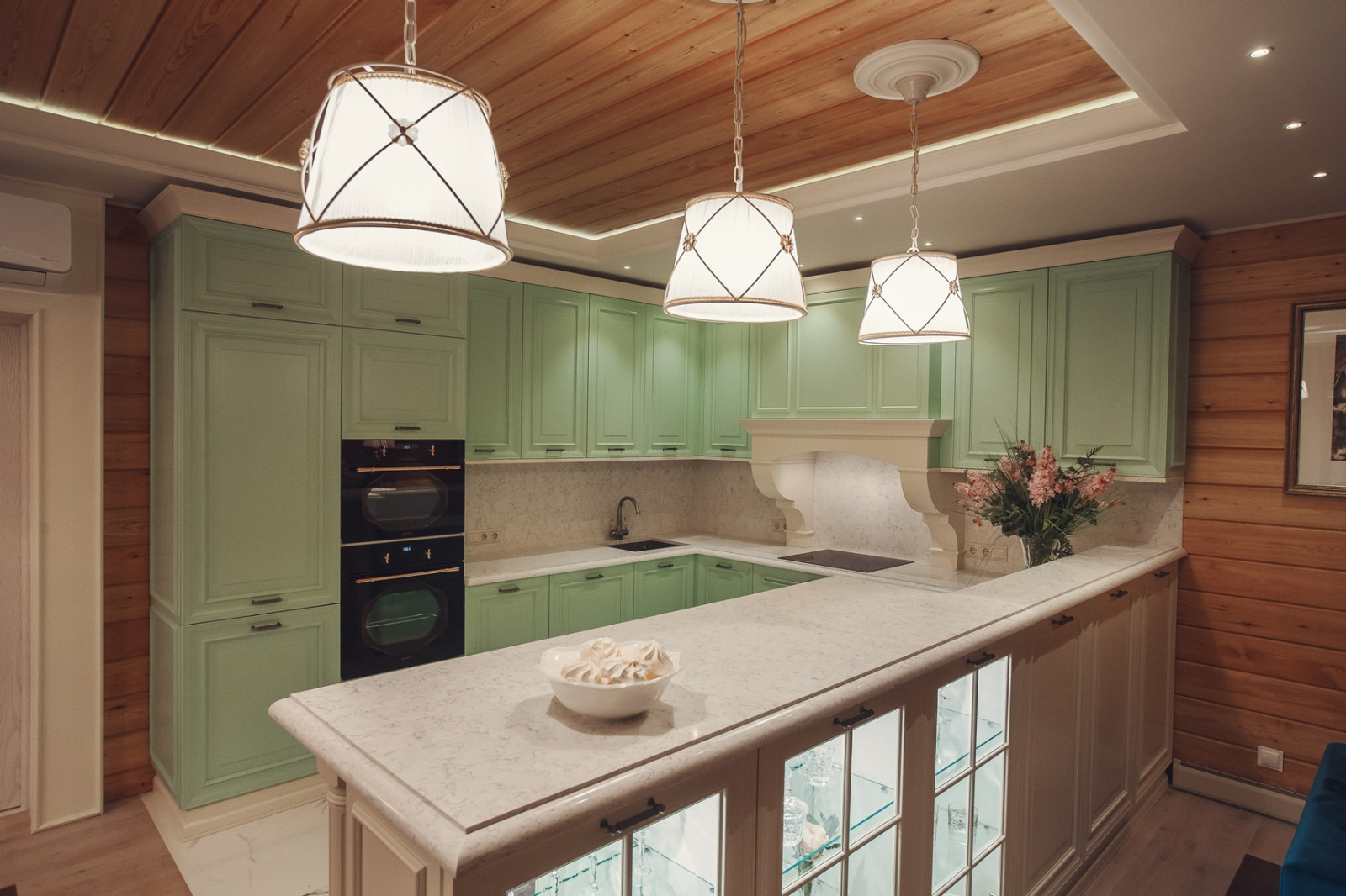 Столешница и стеновые панели из кварцевого камня Silestone Phoenix