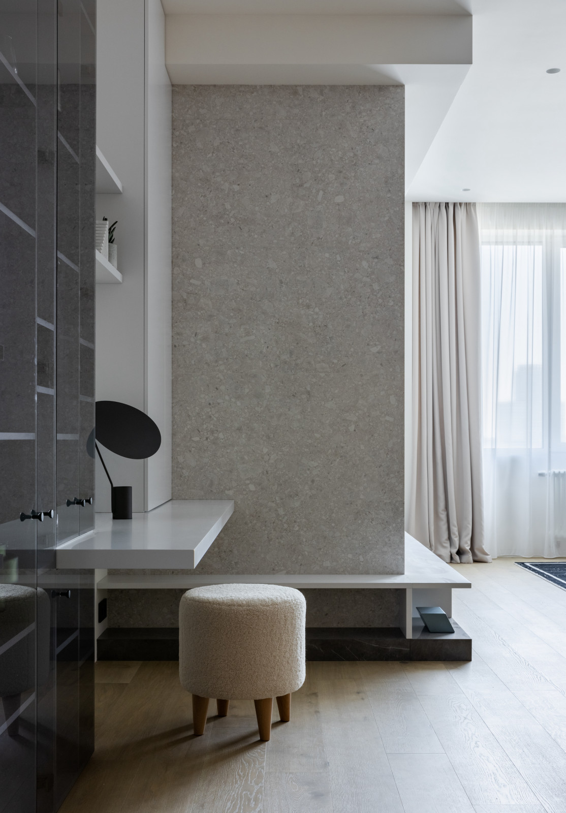 Рабочий уголок в гостиной