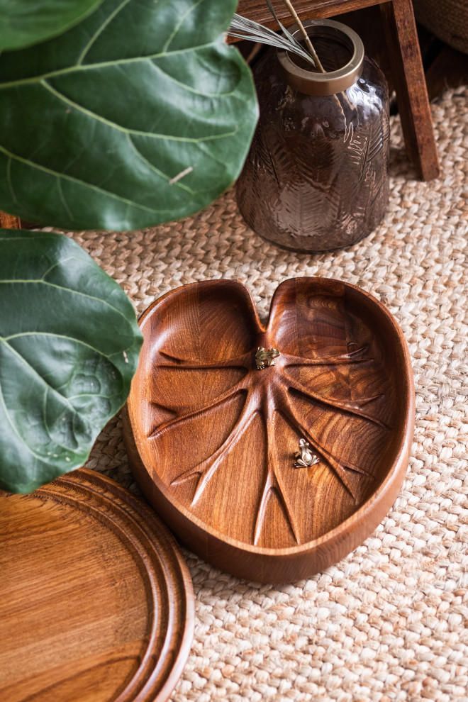 Декоративная деревянная посуда и предметы интерьера