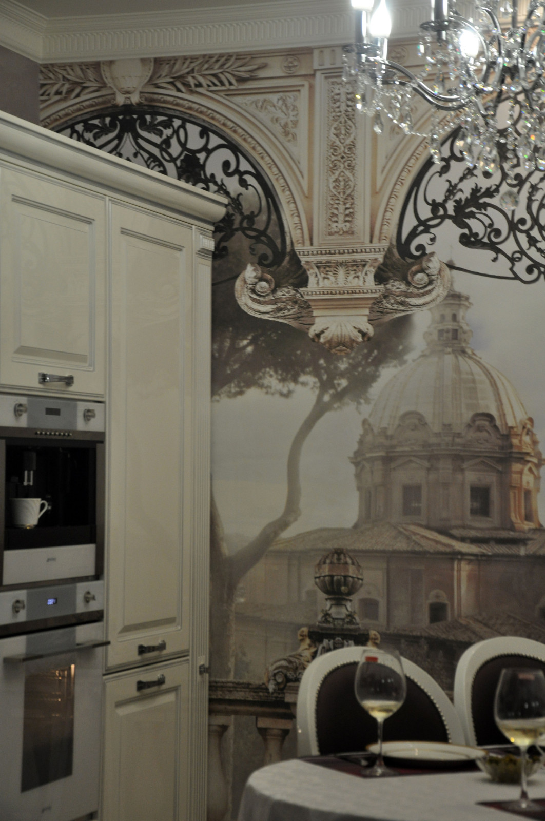 В ФИАЛКОВЫХ ТОНАХ