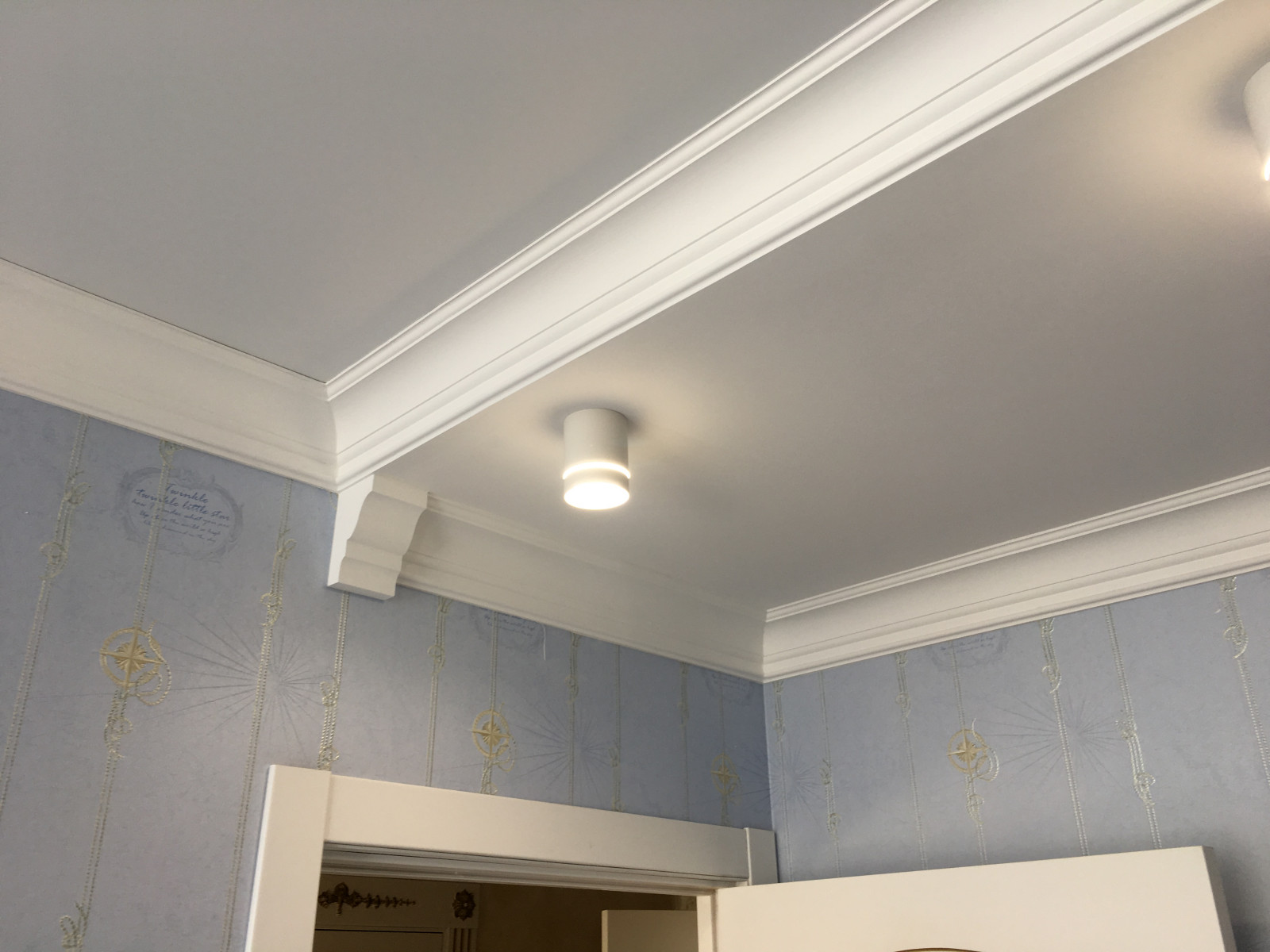 Потолочные гипсовые карнизы АРАТТА