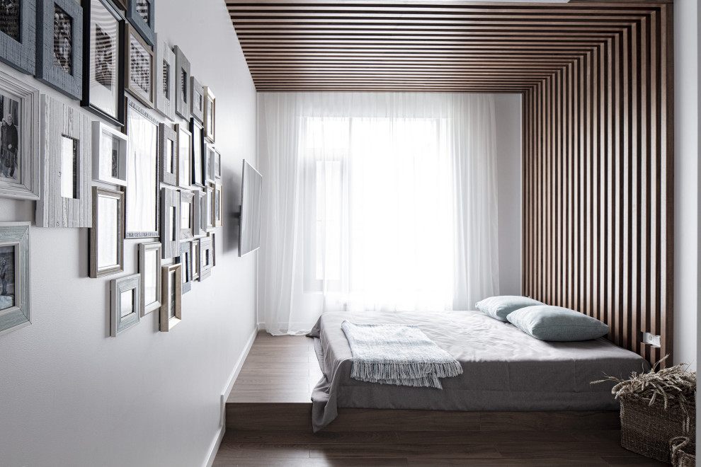 Большой красивый белый дом