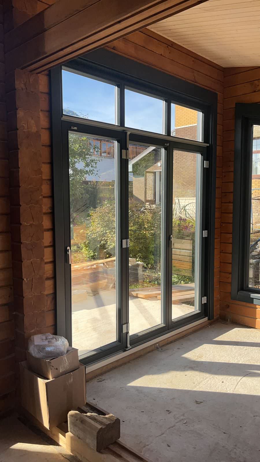 Раздвижные двери и окна. Параллельно-сдвижная оконная и дверная система.