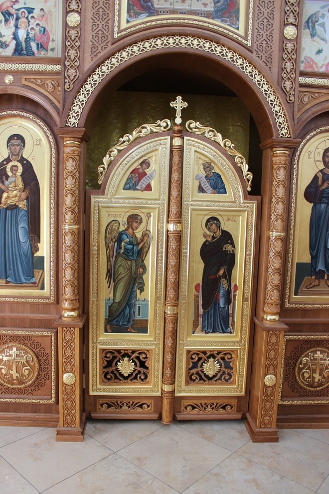 Дверь иконостаса