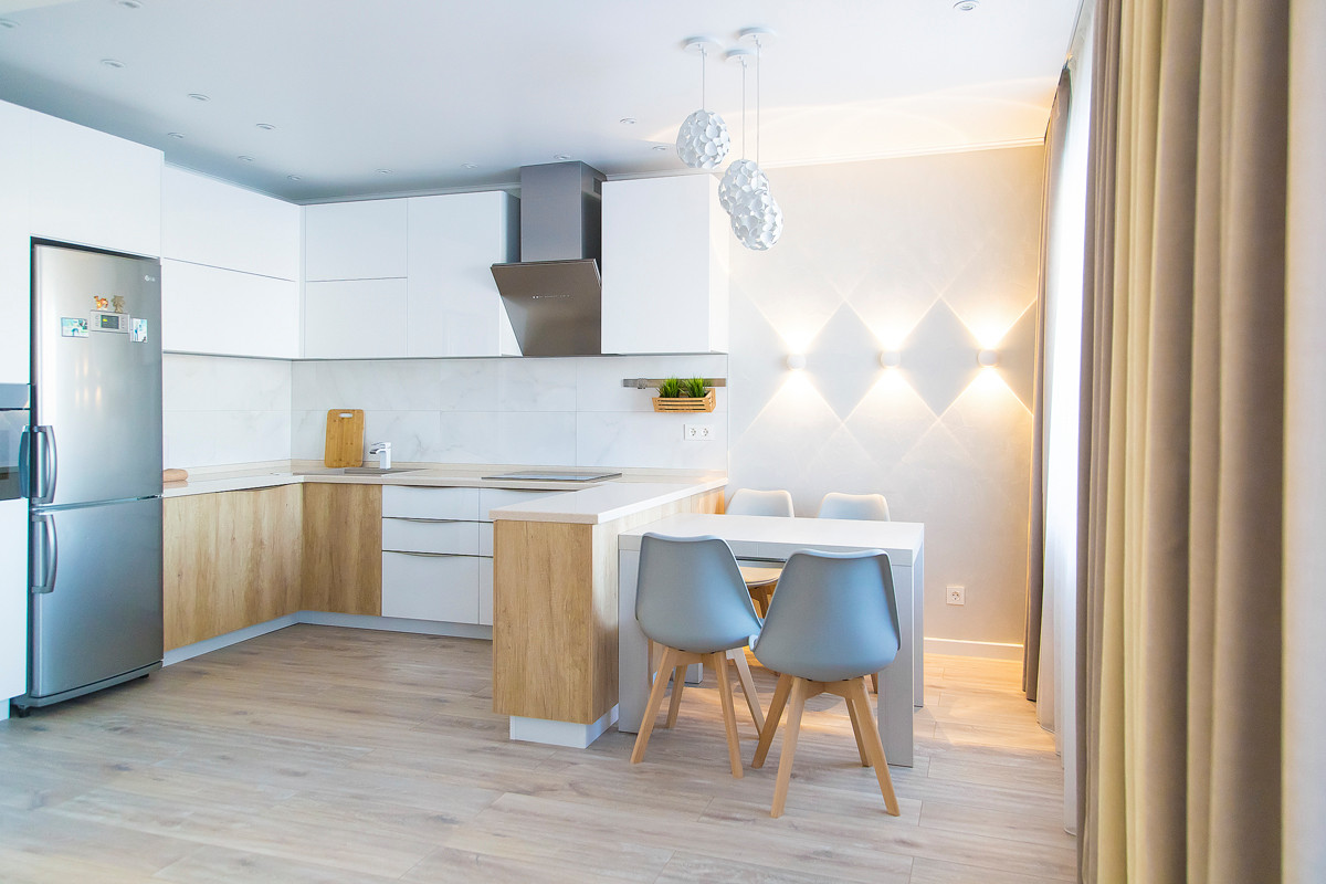 Интерьер кухни-гостиной в современном стиле