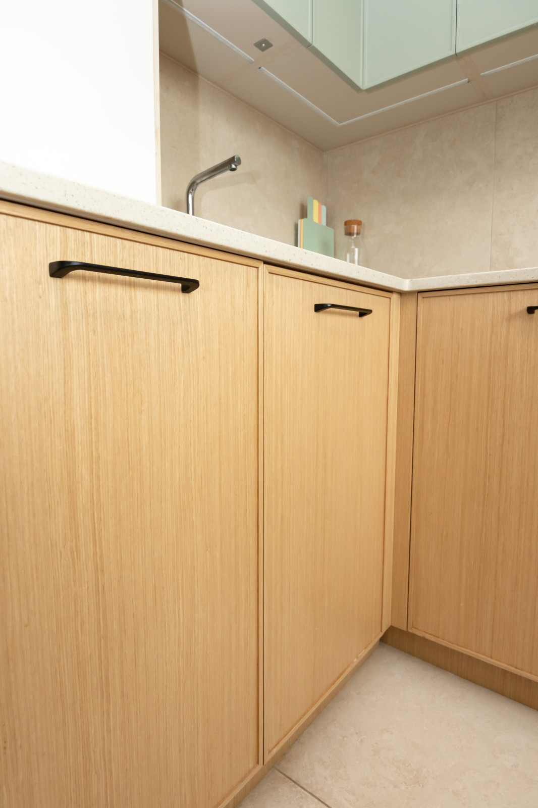 Неоклассическая кухня в трендовых цветах этого года