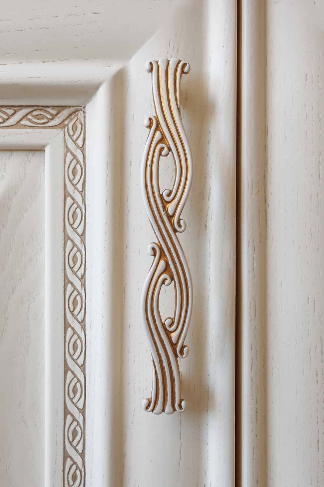 Кухня с порталом в частный дом г. Краснодар и массива ясеня