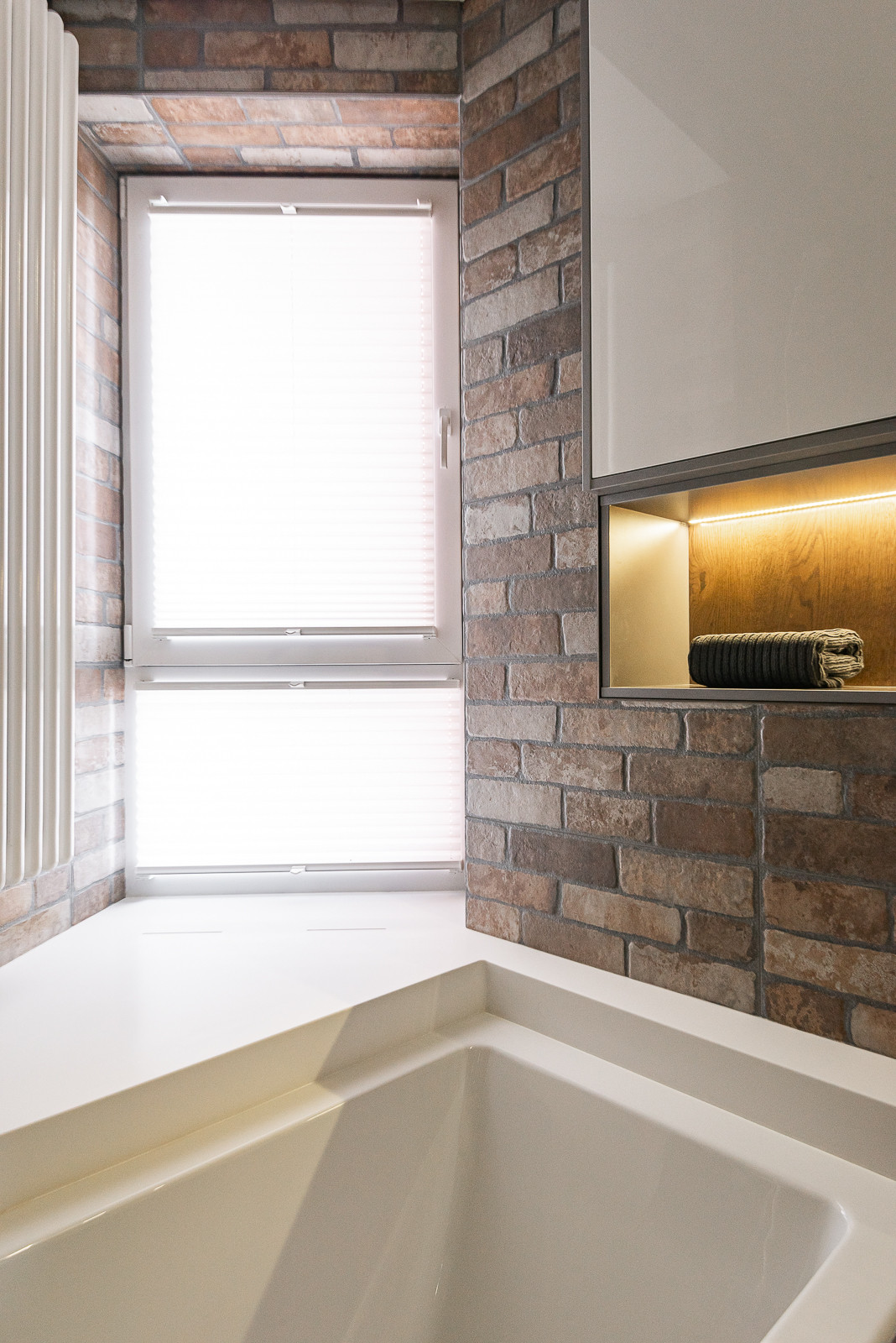 Подоконник из искусственного камня