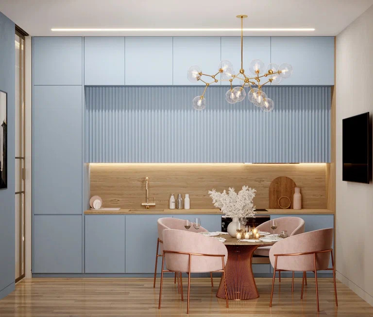 Яркий дизайн квартиры для пары в возрасте с элементами классики