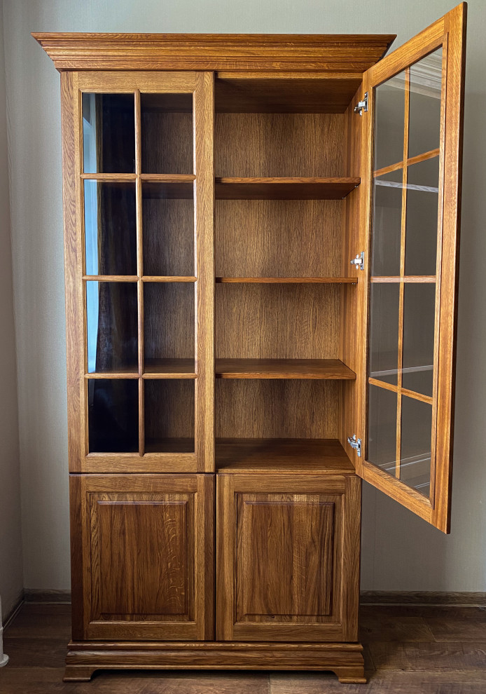 Книжный шкаф из дуба