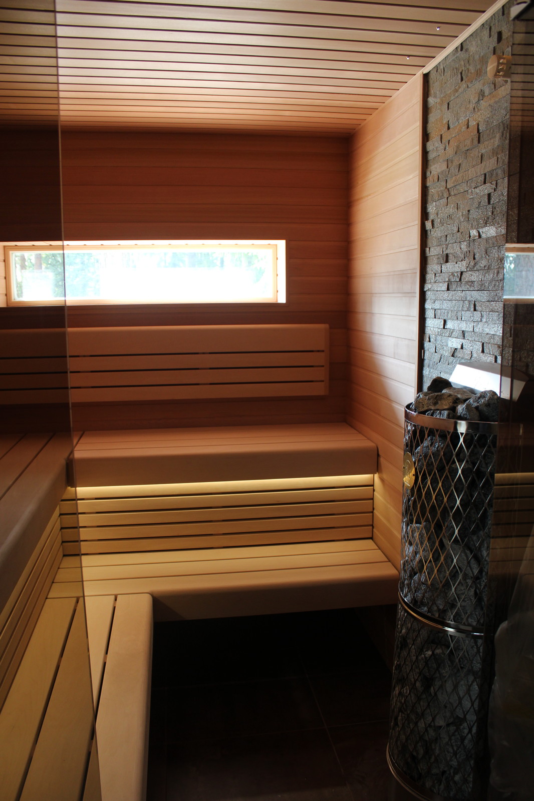 Сауна стены канадский кедр полки липа печь IKI