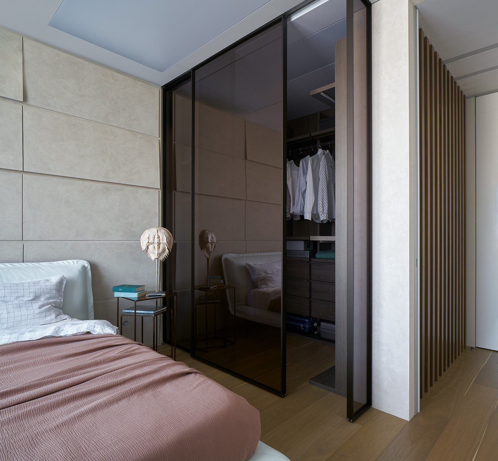 Интерьер спальни и гардеробной