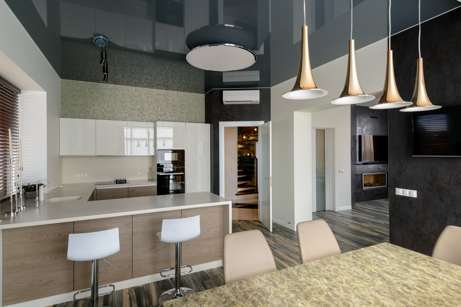 Дом с зайцем