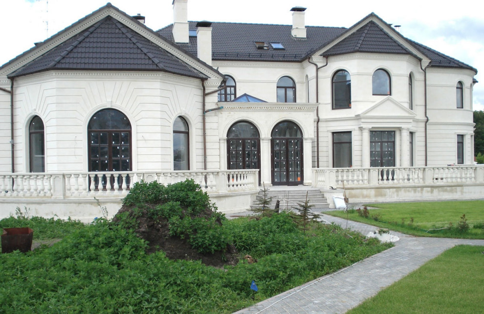 Коттедж облицованный натуральным дагестанским камнем