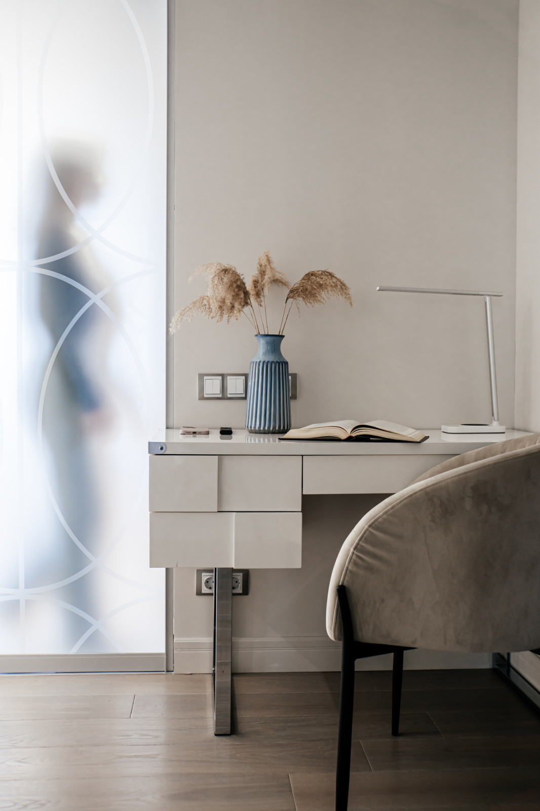 Неоклассика в нюдовых тонах