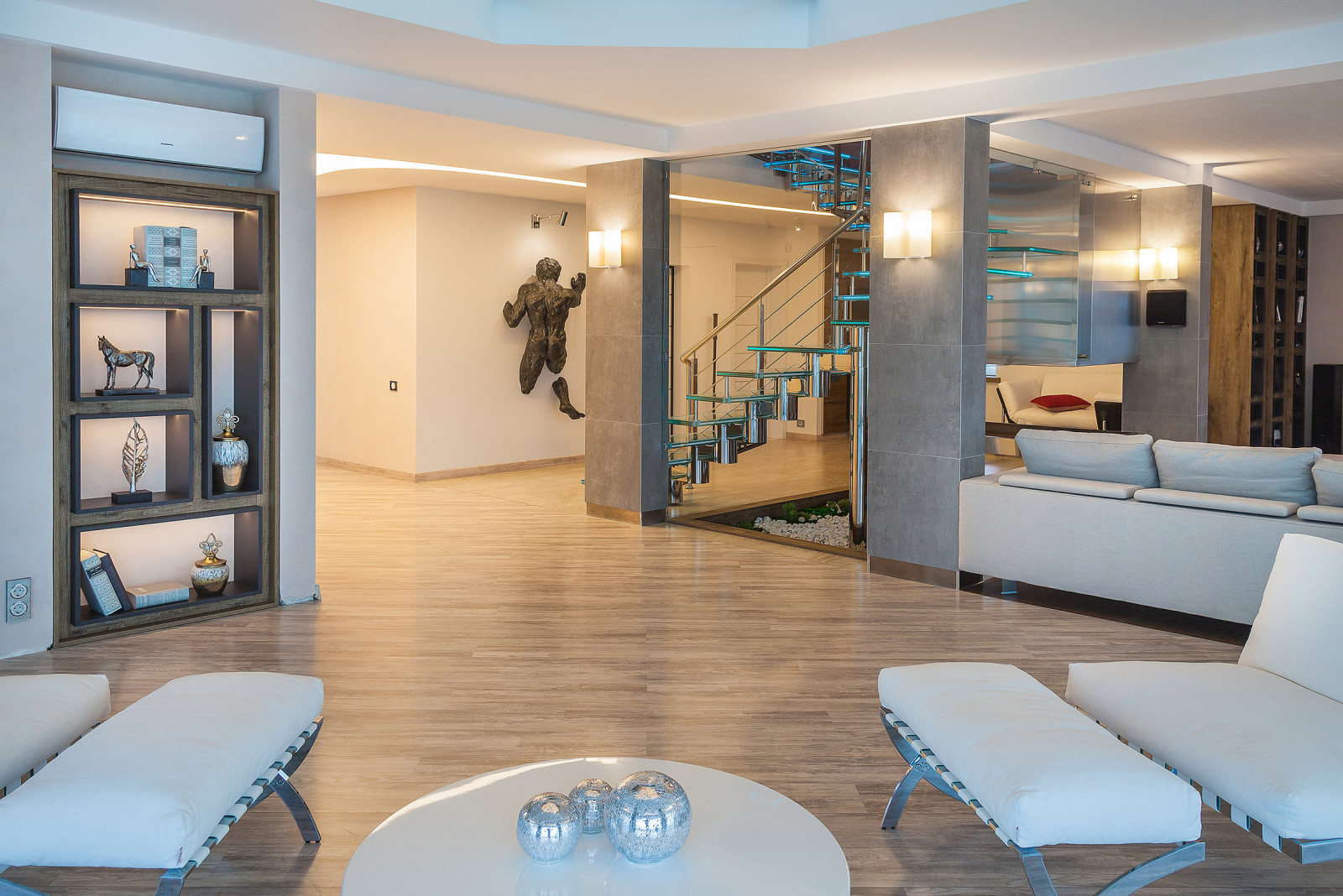 Мебель и стеллажи для гостиной