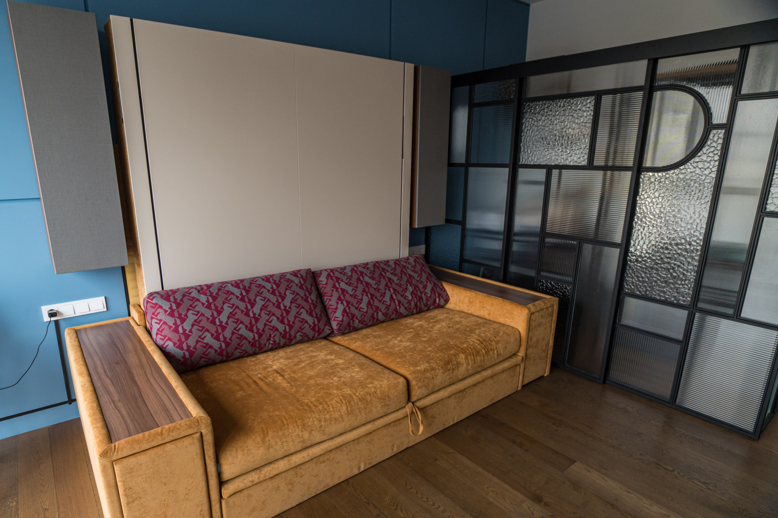 Обложка проекта: Дизайнерские апартаменты