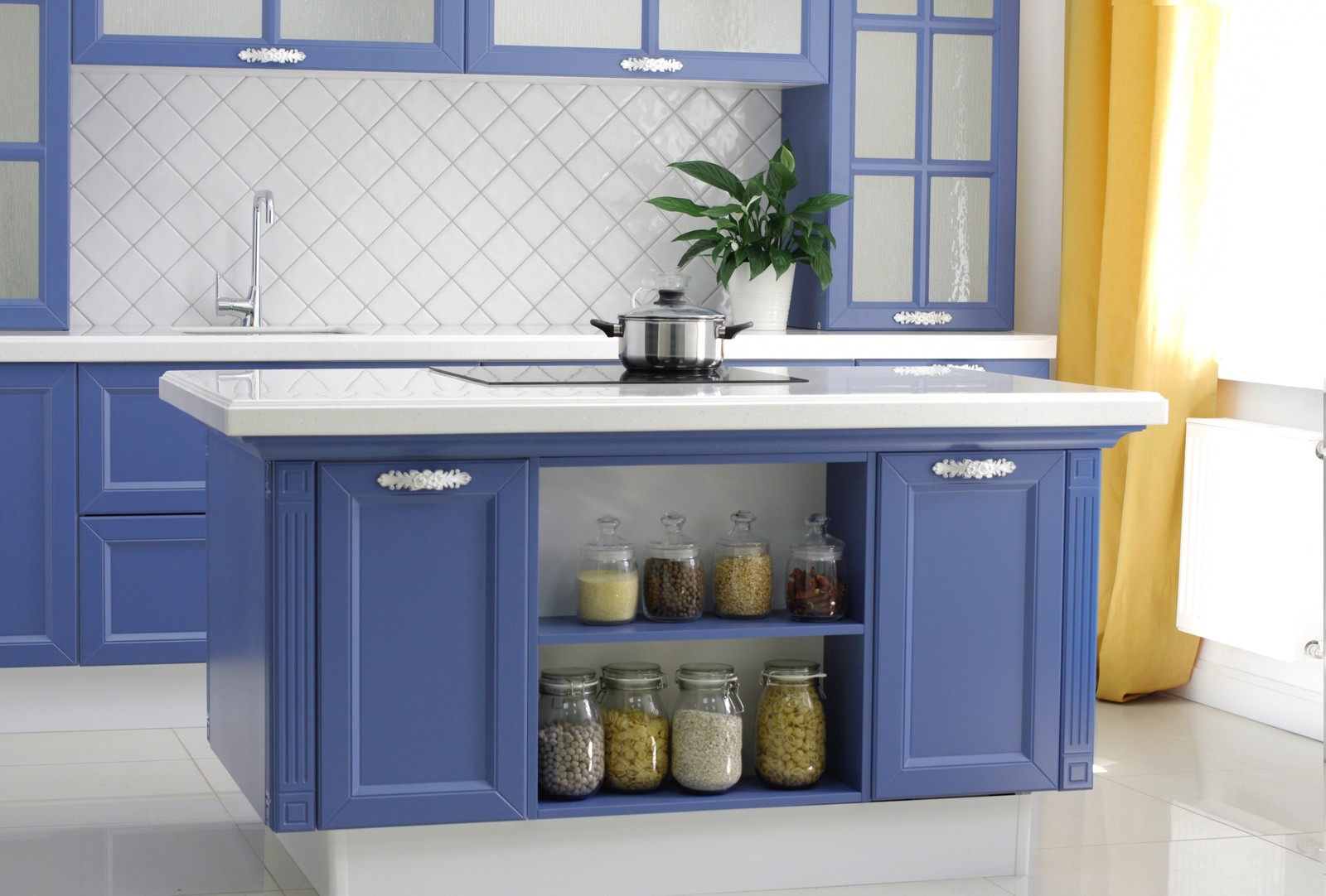 Кухня в неоклассическом стиле