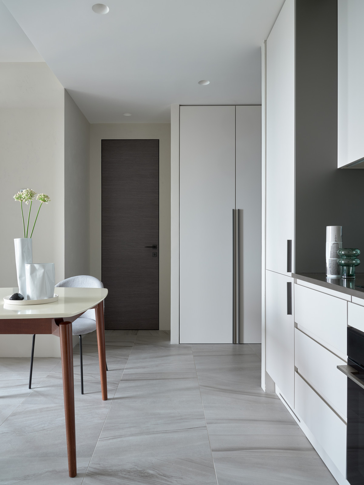 Аппартаменты на 35 этаже. Дизайнер Валерия Москалева. Публикация Elle Decoration