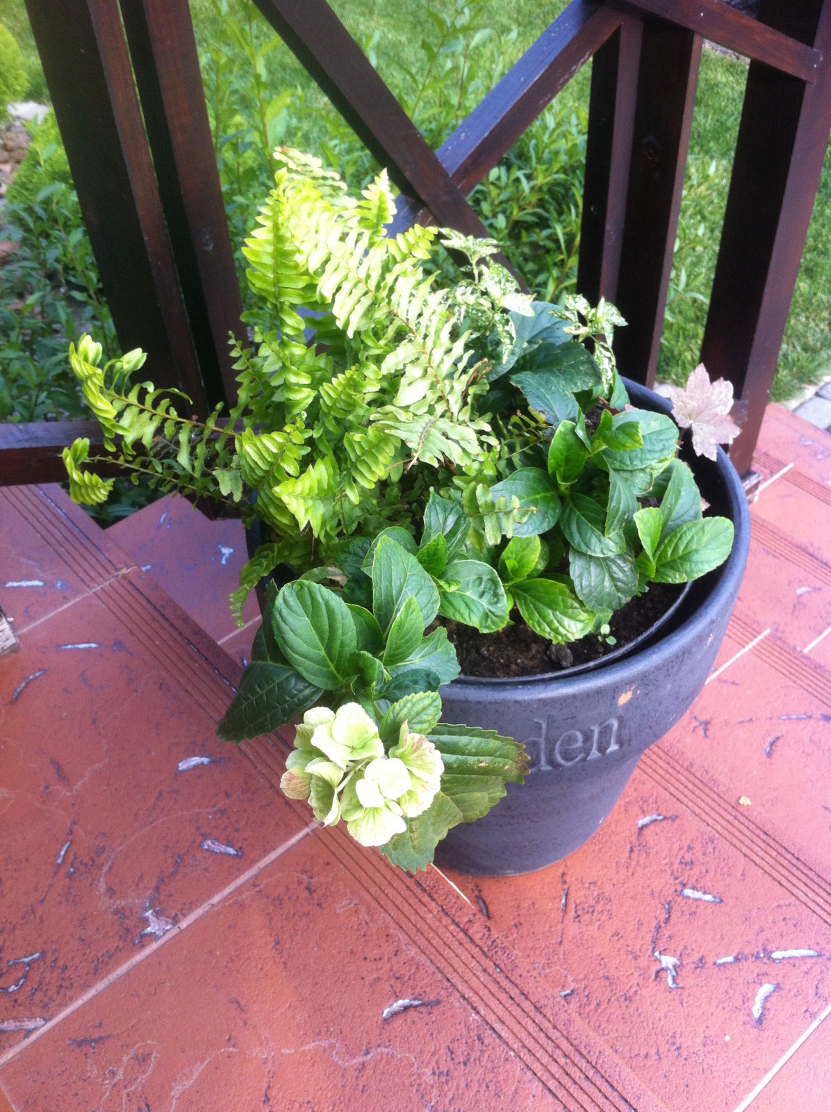 Уличные кашпо