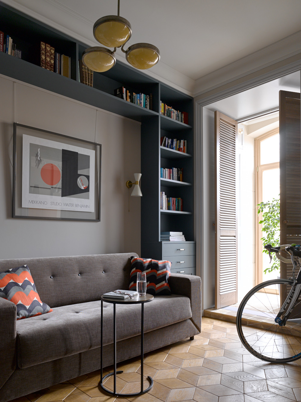 Houzz тур: Бывшая коммуналка с ванной на месте кухни