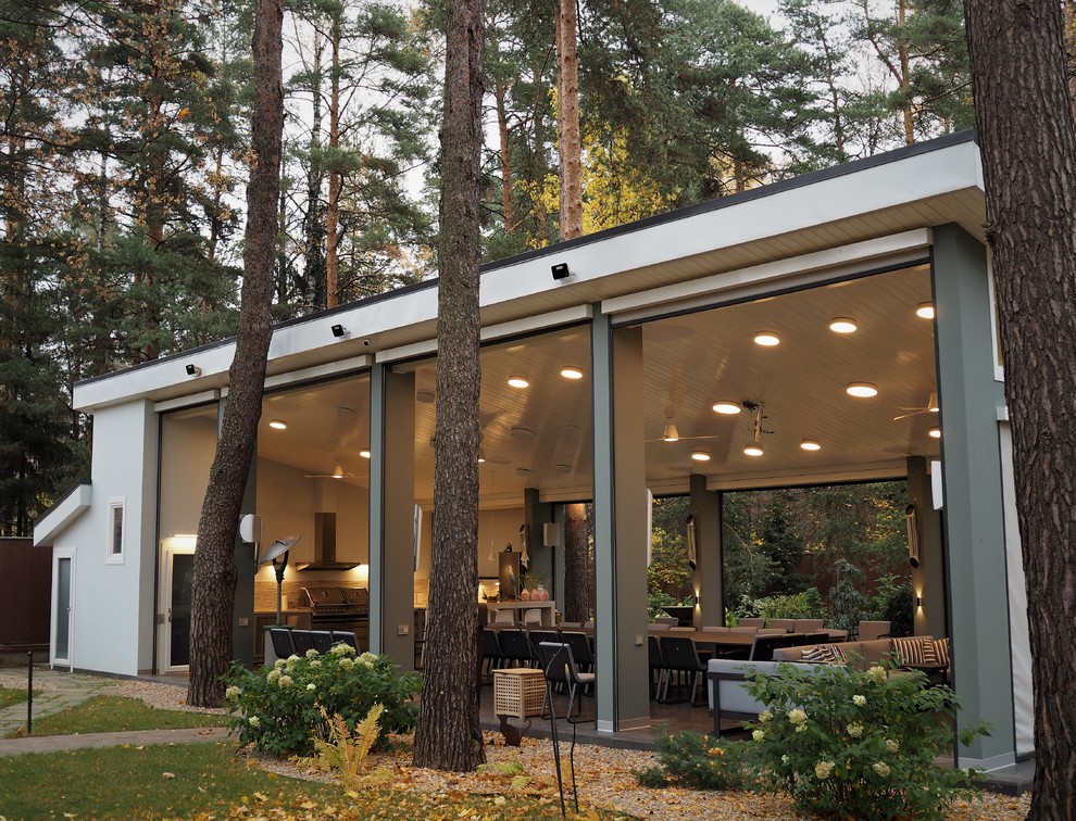 Павильон с летней кухней и домашним кинотеатром