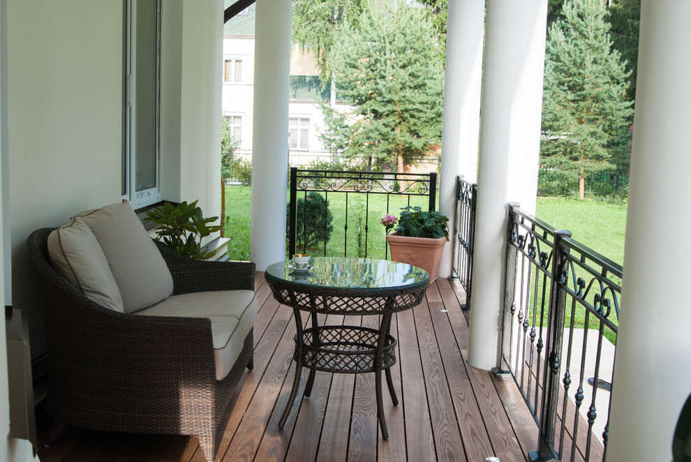 Веранда загородного дома