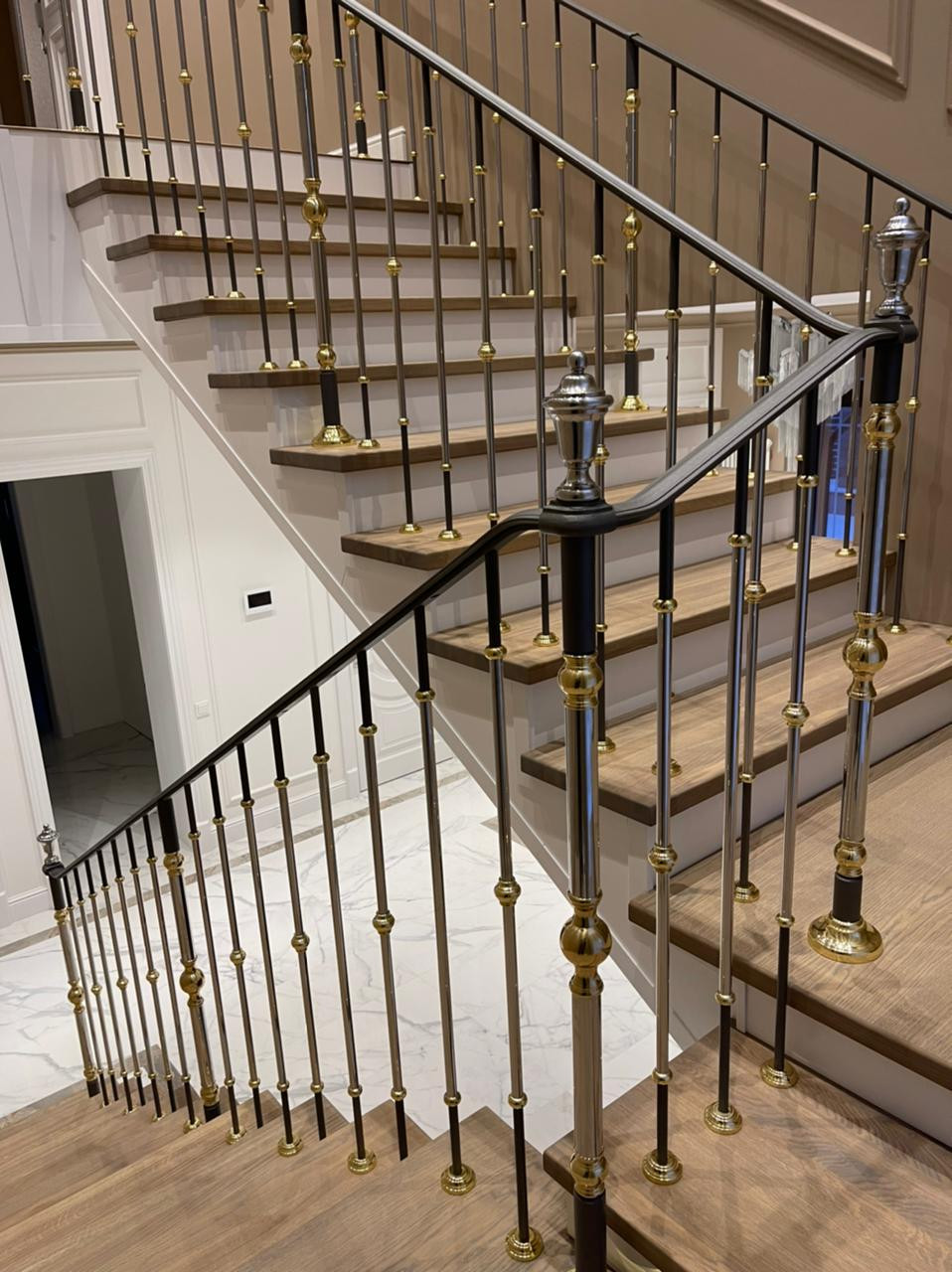 Обложка проекта: Лестница, латунное ограждение, Grande forge(Франция), коллекция "Гармония".