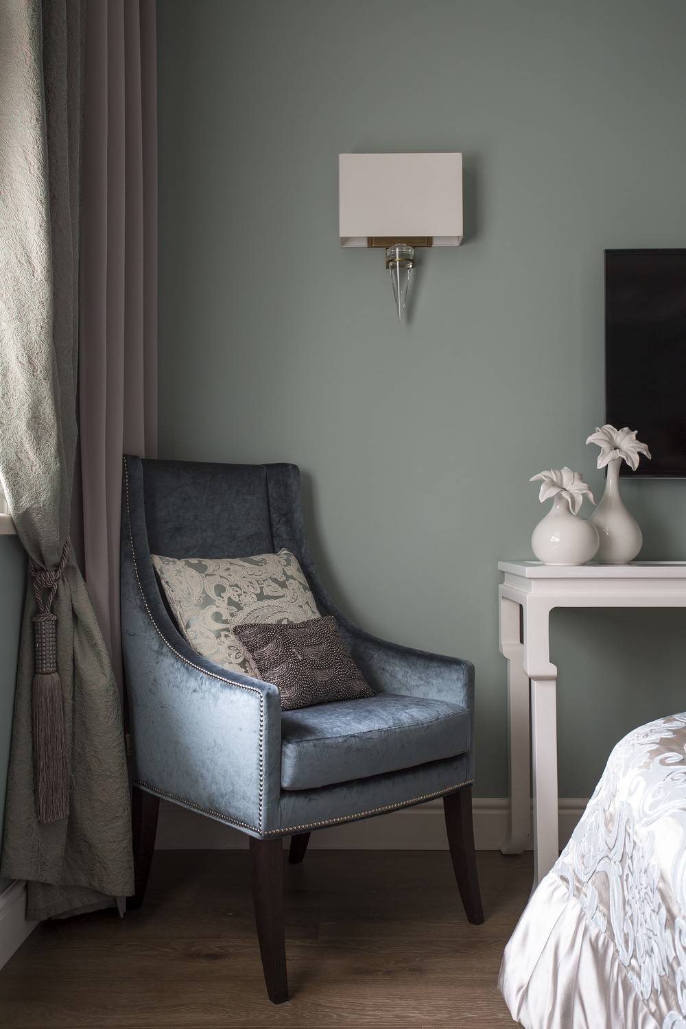 Houzz тур: Квартира в «сталинке» с зеркалами и симметрией