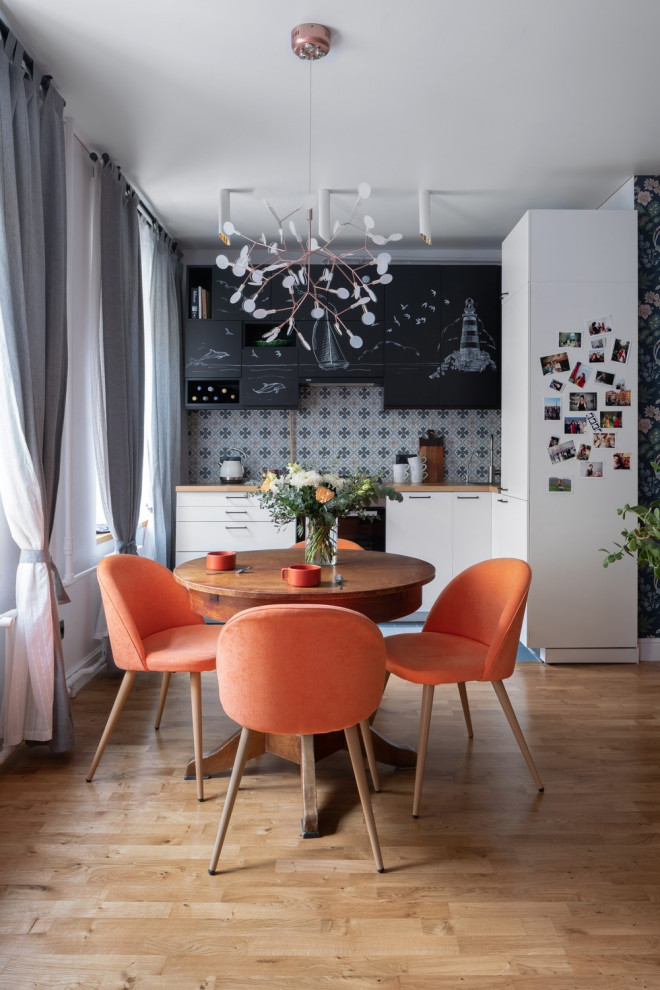 Уютная квартира для девушки. Оранжевый и синий