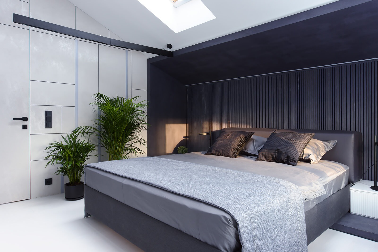 Пещера под водопадом