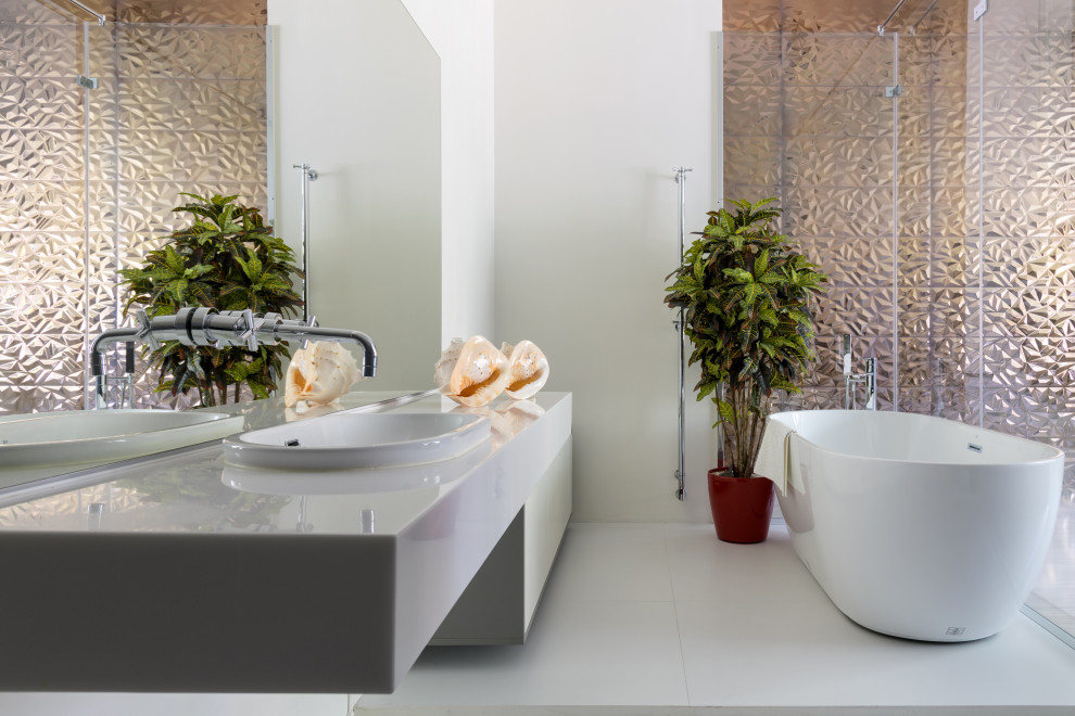 Яркая мансарда в загородном доме