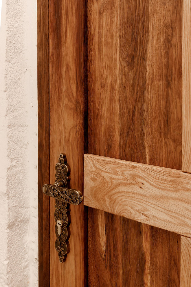 Дубовая дверь, фурнитура