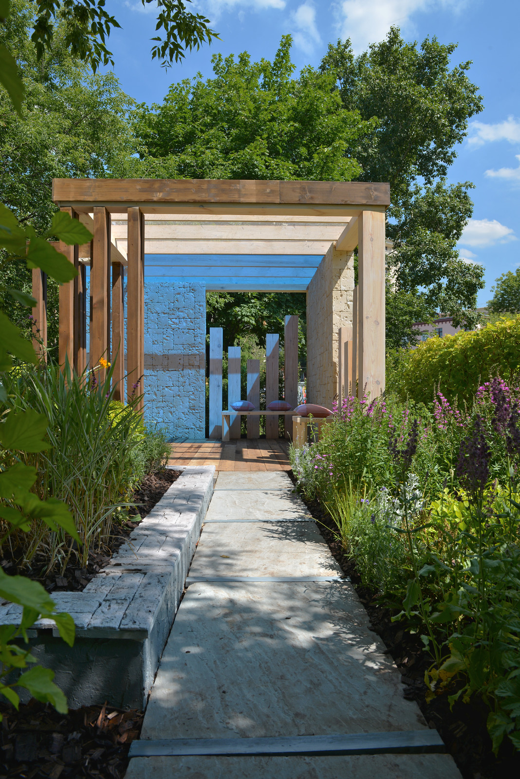 Золотая медаль и звание лучший сад международного конкурса "Moscow Flower Show"