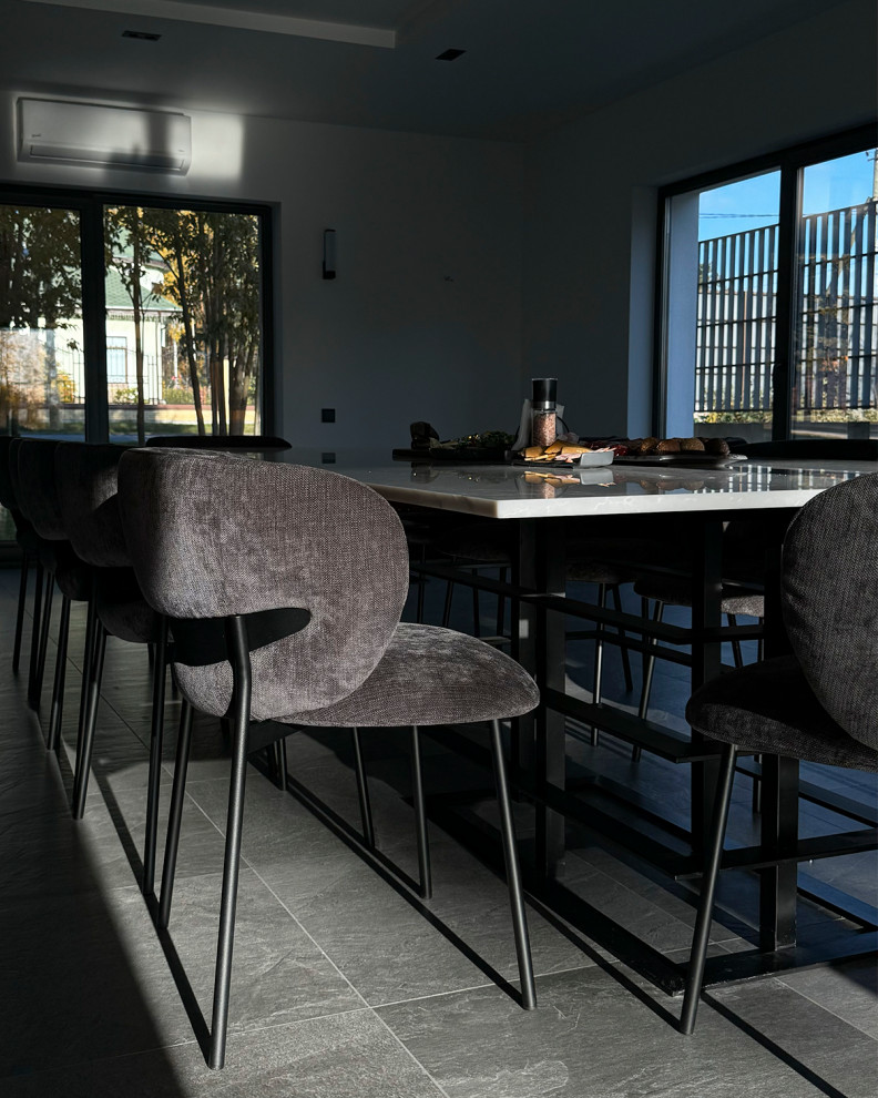 Стол из светопрозрачного камня Quantra Quartz