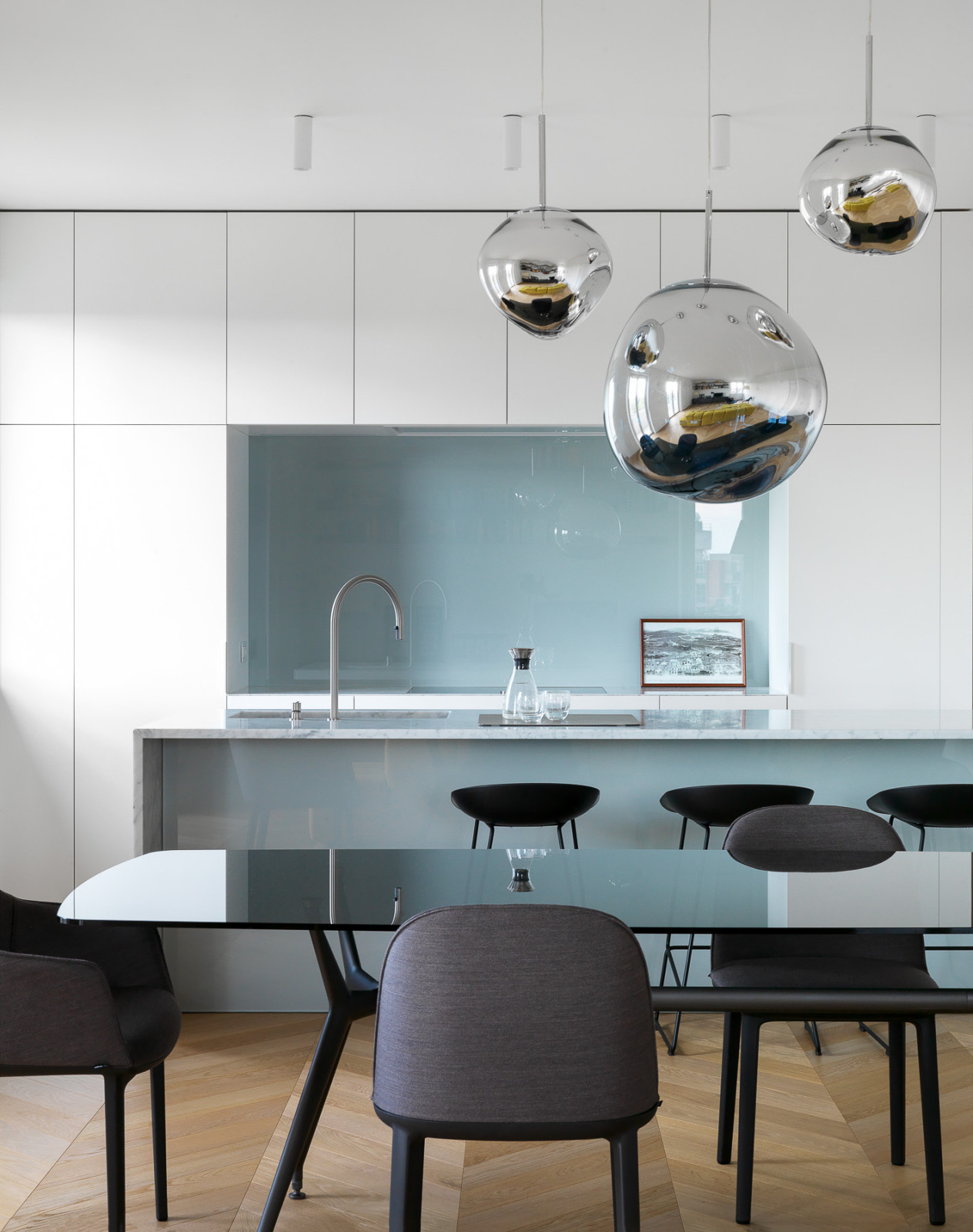 Minimalist italian apartment