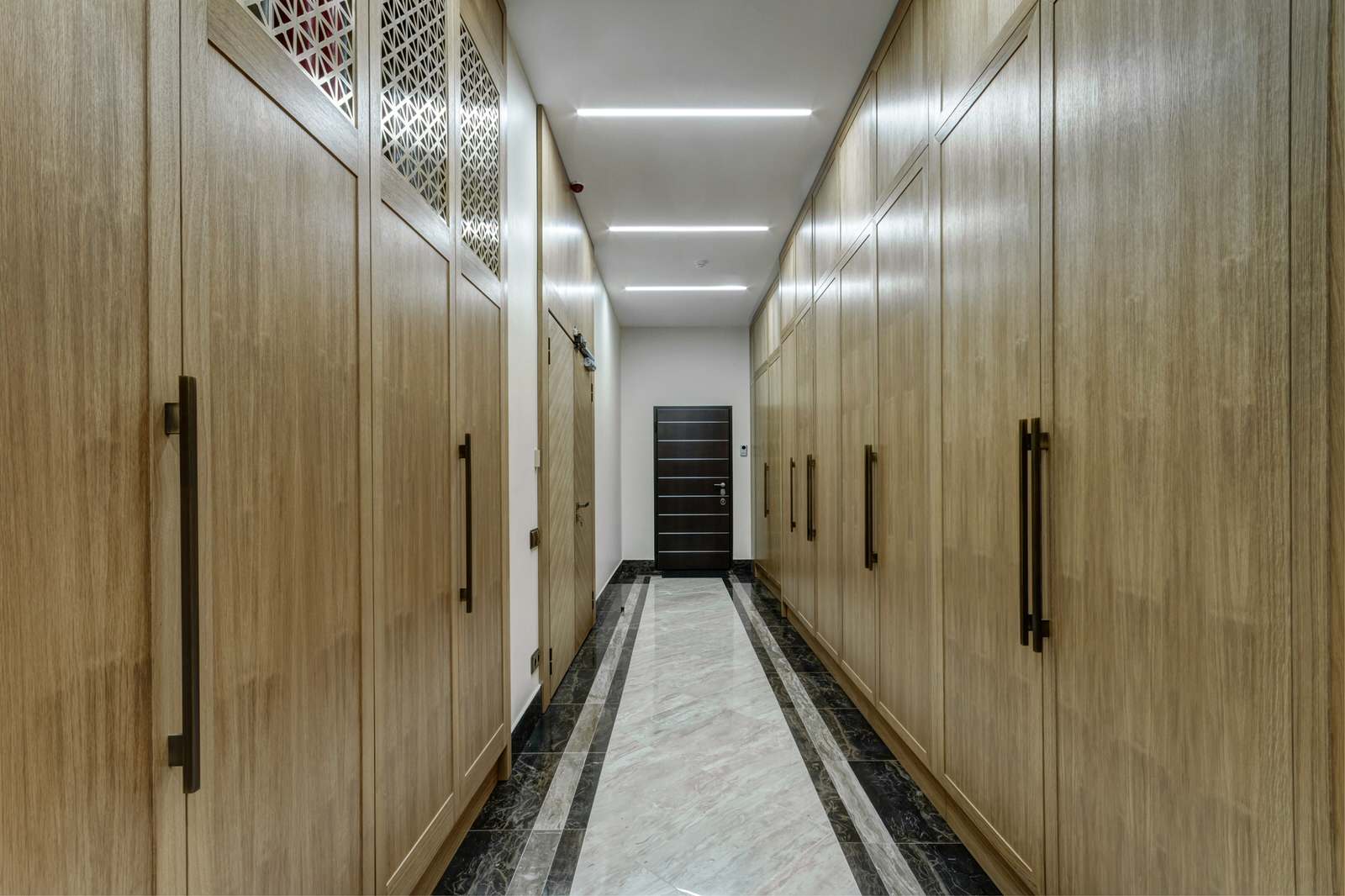 Холл в жилом доме в Москве