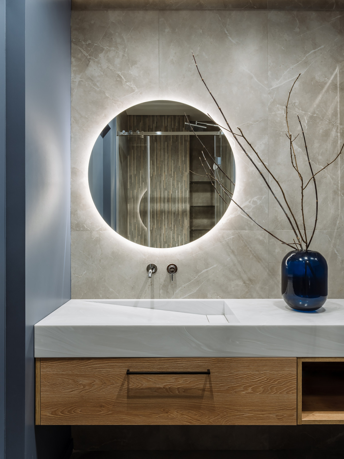 Houzz тур: 58 кв.м — квартира с синим диваном