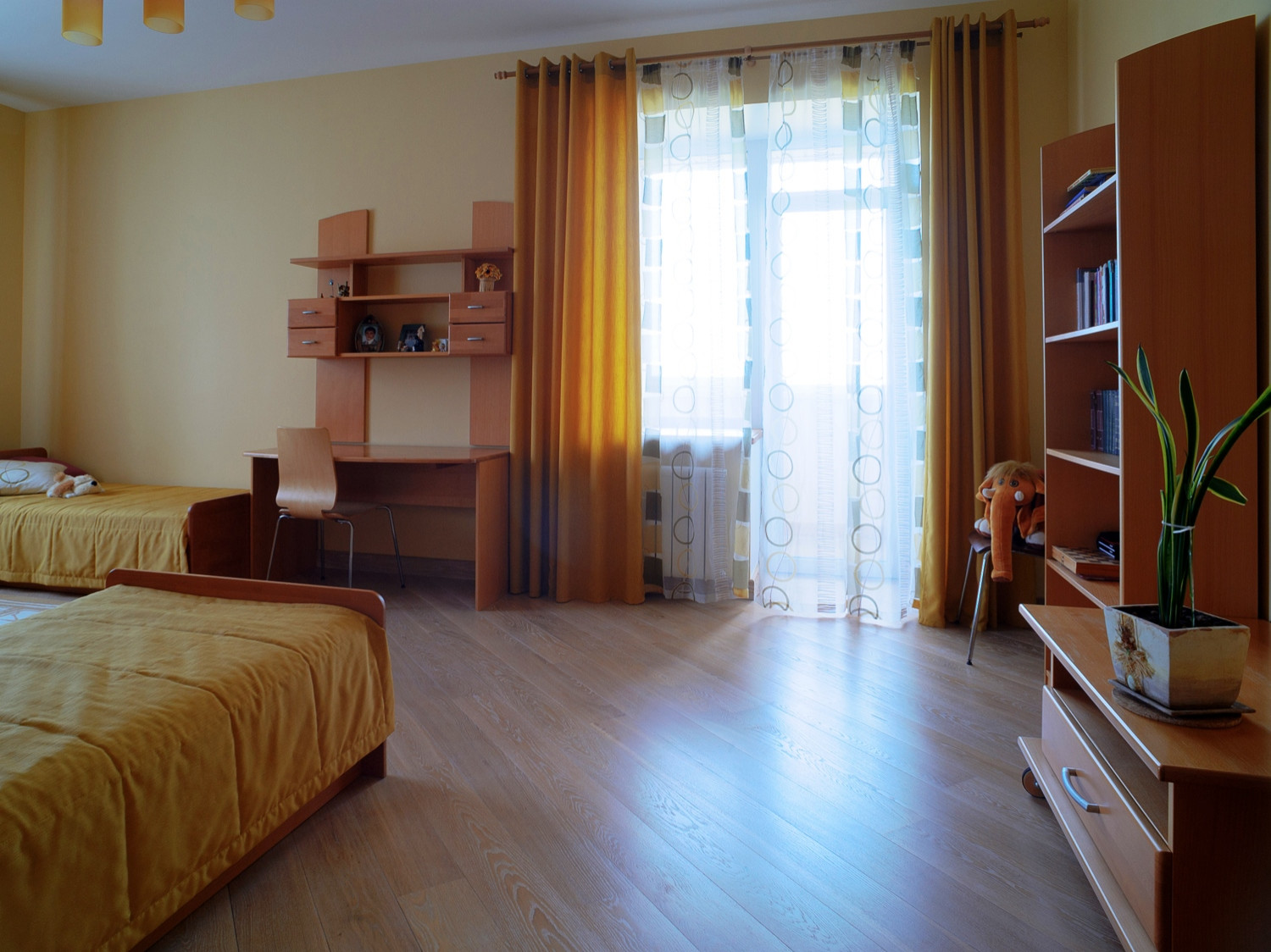 Паркетная доска из массива дуба Tantum Quercus в интерьере (квартира)