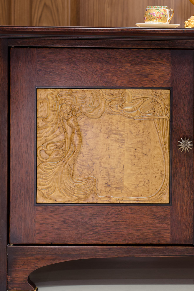 Тумба из карельской берёзы и венге. Доступна для продажи.