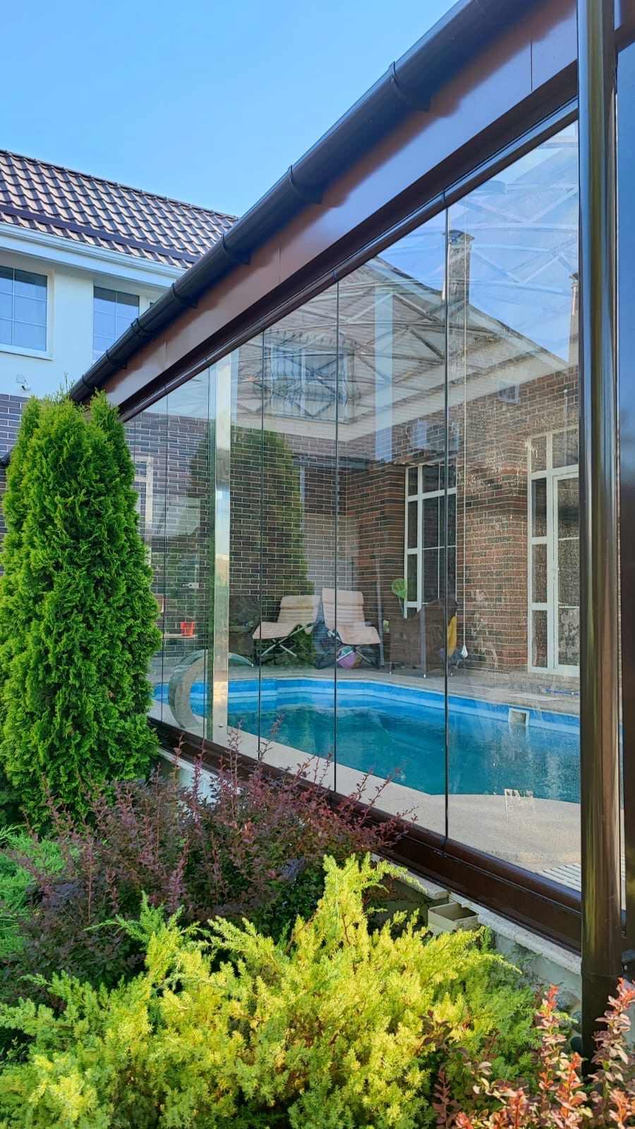 Остекление бассейна