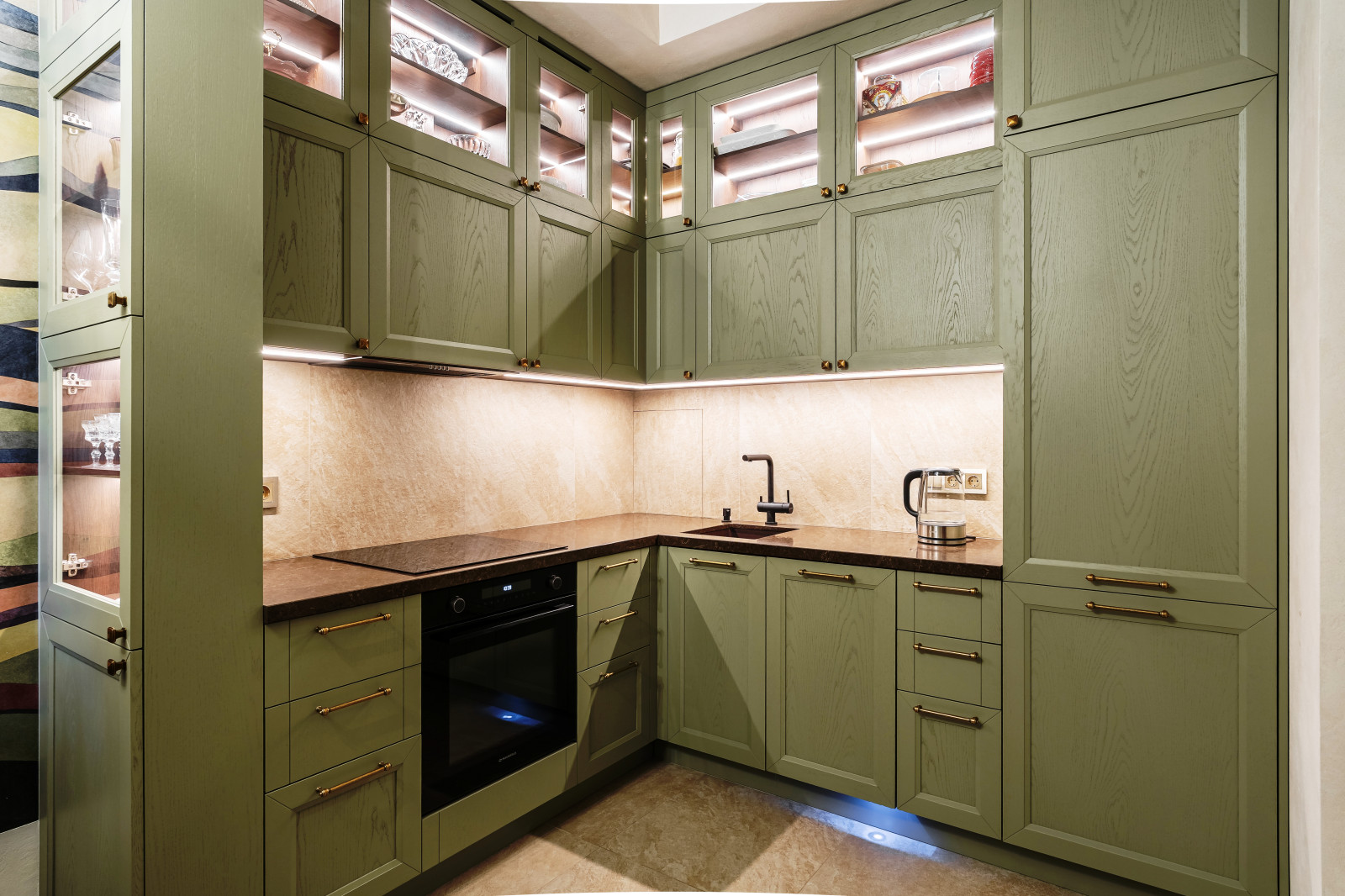 Обложка проекта: Кухня с фасадами из массива дуба