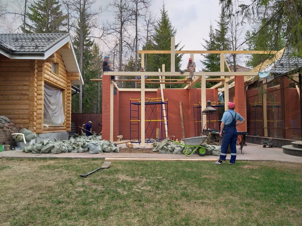 Обложка проекта: Дом и беседка