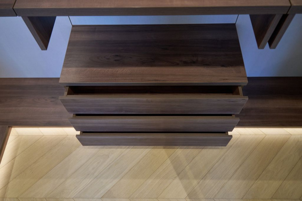 Модуль с выдвижными ящиками