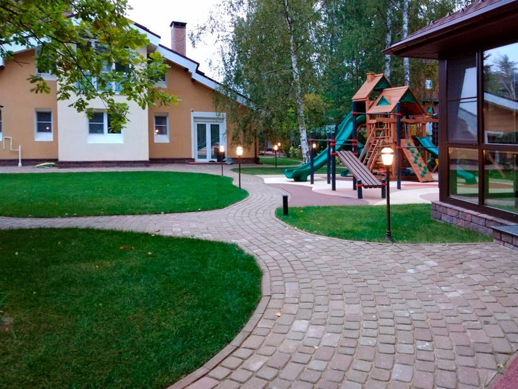 Обложка проекта: Ландшафтный дизайн участка 30 соток с лесной зоной