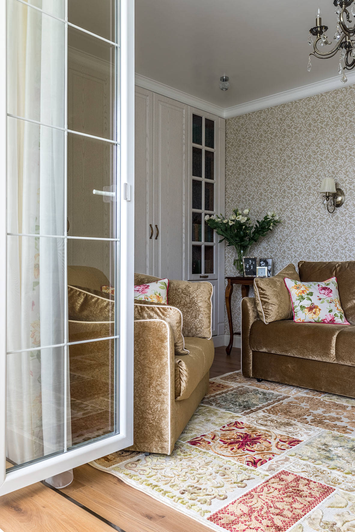 Houzz тур: Маленькая квартира с большим количеством шкафов