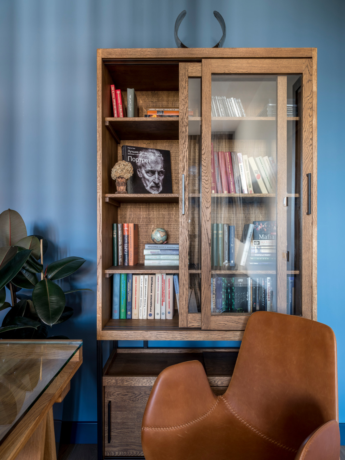 Вдали от глаз/ Out of sight