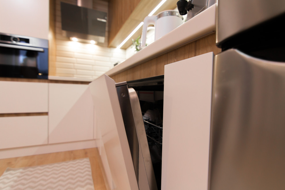 СВЕТЛАЯ КУХНЯ В СОВРЕМЕННОМ СТИЛЕ