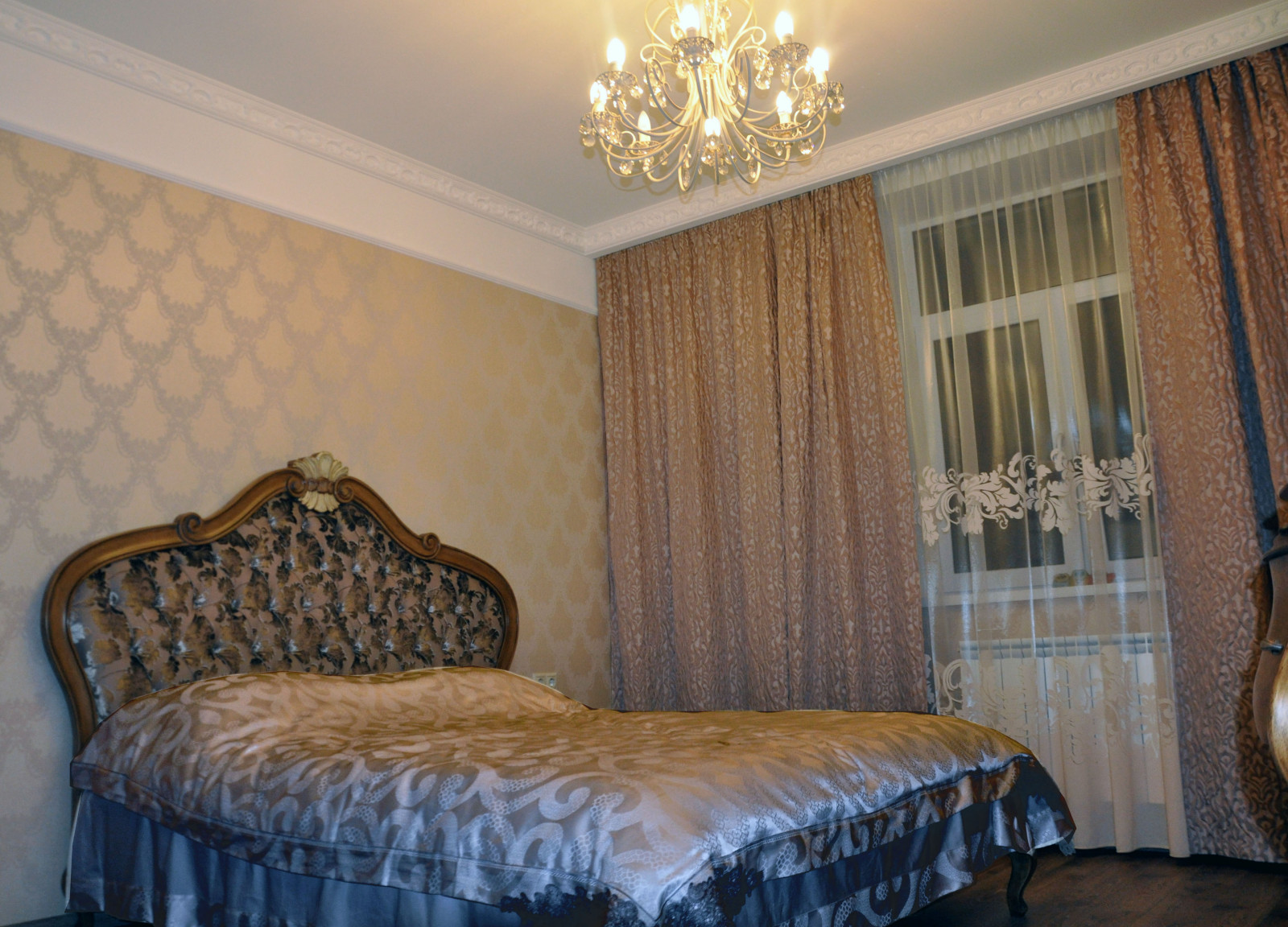 В ФИАЛКОВЫХ ТОНАХ