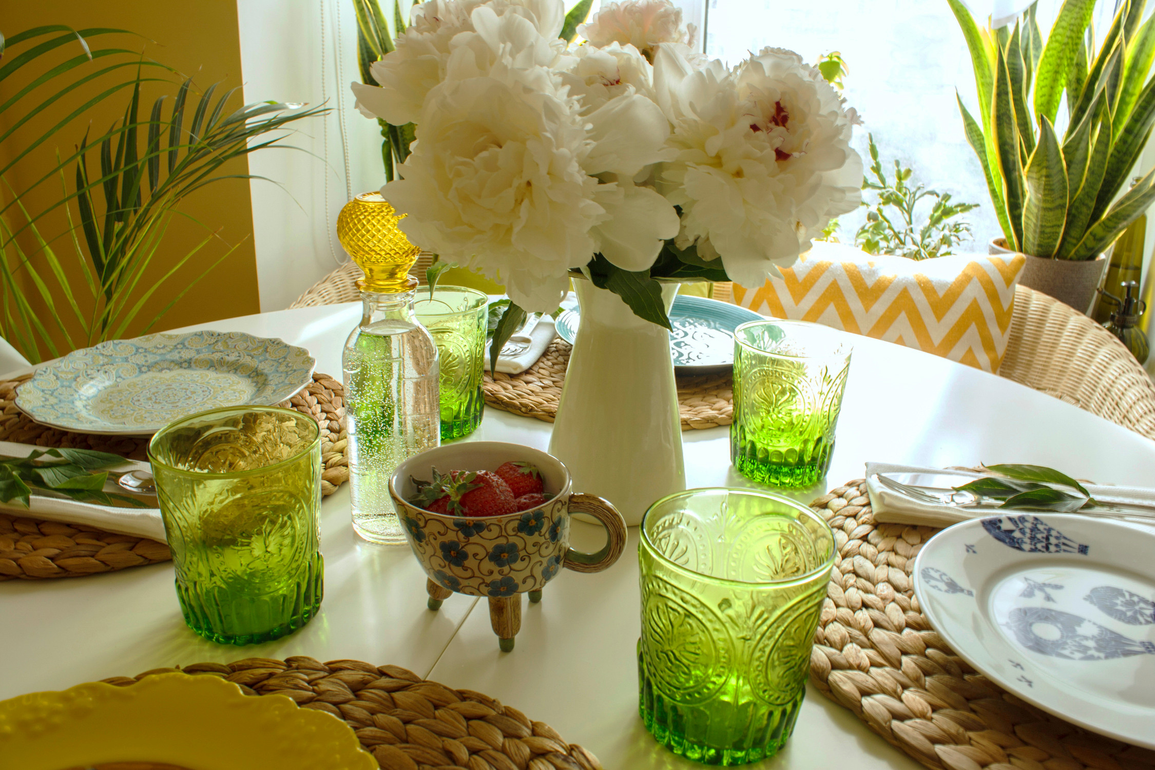 Houzz тур: Дух странствий и яркие стены в квартире дизайнера